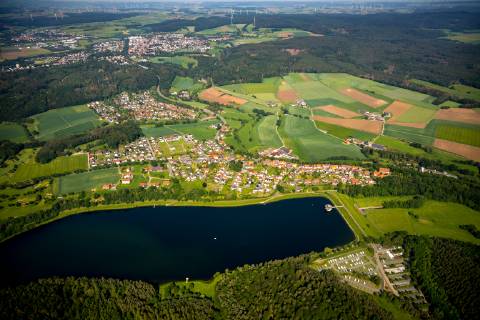 Luftbild von Wetterburg am Twistesee in Bad Arolsen in Nordhessen im Bundesland Hessen in Deutschland. !ACHTUNGxMINDESTHONORARx60xEURO!