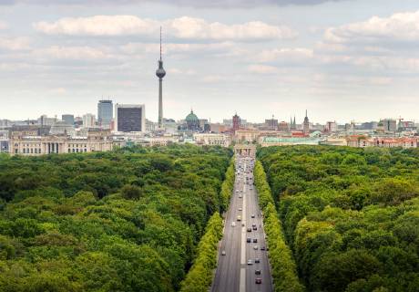 Panorama von Berlin Mitte mit Teilen des Berliner Tiergartens und der Strasse des 17. Juni 11.07.2019, Berlin, GER - Panorama von Berlin Mitte mit Teilen des Berliner Tiergartens und der Strasse des 17. Juni, Berlin Berlin Deutschland Berlin Strasse des 17. Juni