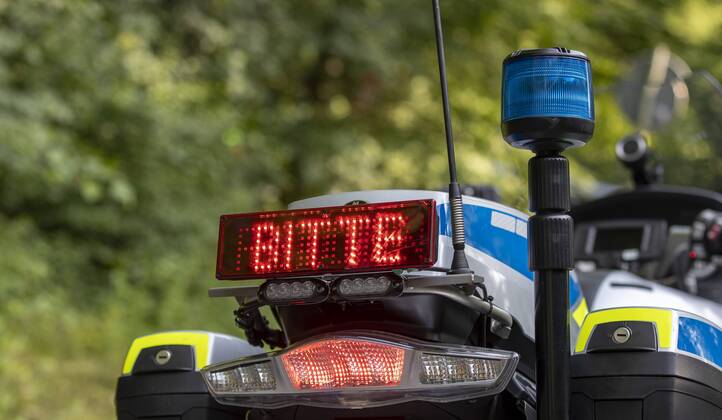 Rimpar, Bundesstraße, 18.07.2019, Geschwindigkeits- und Motorradkontrolle der Polizei Bild: Laser Messung, Geschwindigkeitsmessung Copyright: HMBxMedia xHeikoxBecker