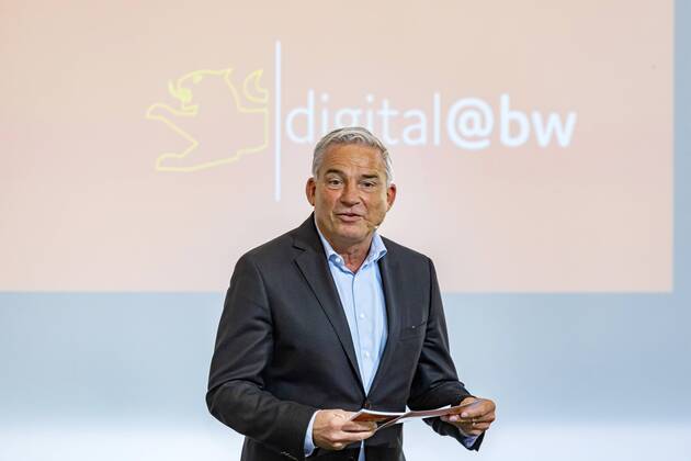 DEU, Deutschland, Baden-Württemberg, Tuttlingen, 19.07.2019: Thomas Strobl (Minister für Inneres und Digitalisierung BW). digital@bw Festival Zukunft Gesundheit Digital in Tuttlingen. Am Weltzentrum der Medizintechnik thematisiert die baden-württembergische Landesregierung den Gesundheitsbereich. Digitalisierung ist ein Schwerpunk der aktuellen Legislaturperiode mit Investitionen im Umfang von rund einer Milliarde Euro. Ziel ist es, Baden-Württemberg als Leitregion des Digitalen Wandels in Europa zu positionieren.