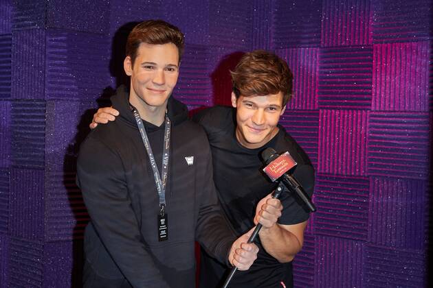 Entertainment Themen der Woche KW30 Wincent Weiss (r.) und seine Wachsfigur - Einweihung seiner Wachsfigur bei Madame Tussauds Berlin am 22.07.2019. Madame Tussauds Berlin - Wachsfigur Wincent Weiss