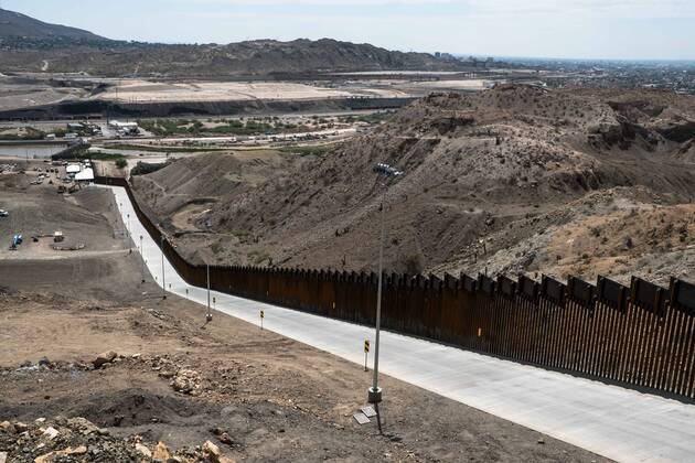 News Themen der Woche KW30 July 27, 2019, Sunland Park, New Mexico, USA: The privately-funded fence along the U.S.-Mexico border during the Symposium at The Wall event in Sunland Park, New Mexico. Sunland Park USA - ZUMAj106 20190727_zap_j106_010 Copyright: xJoelxAngelxJuarezx