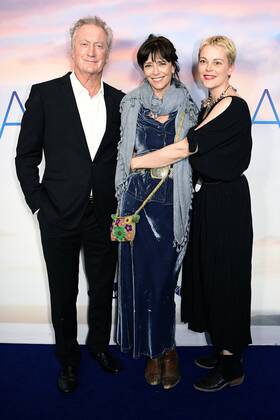 PALM BEACH PREMIERE, (L-R) Actor Bryan Brown, wife actress Rachel Ward and their daughter Matilda Brown are seen during the premiere of the Australian film Palm Beach, at the Cremorne Orpheum, Sydney, Thursday, August 1, 2019. ( NO ARCHIVING, EDITORIAL USE ONLY, NO USE IN BOOKS WITHOUT CONSENT Sydney NSW AUSTRALIA Copyright: xBIANCAxDExMARCHIx 20190801001411438721