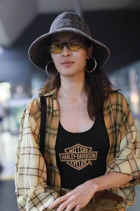 Chinese actress Zhong Chuxi arrives at the Shanghai Hongqiao International Airport after landing in Shanghai, China, 7 August 2019. Handbag & Hat & Baggage: Louis Vuitton Shoes: Nike Zhong Chuxi shows up at Shanghai airport after landing  bjl13690744