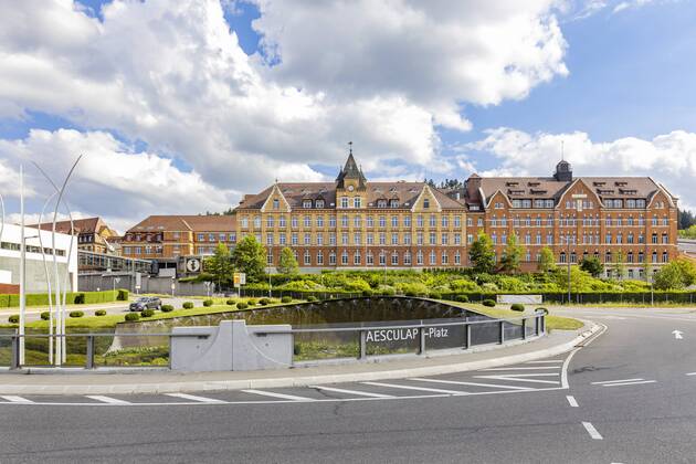 DEU, Deutschland, Baden-Württemberg, Tuttlingen, 04.08.2019: Aesculap Kreisel, Aesculap Werk Tuttlingen.