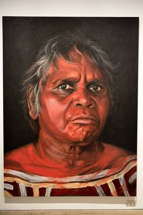 ARCHIBALD PEOPLE?S CHOICE AWARD, A painting of Aboriginal Elder Daisy Tjuparntarri Ward by artist David Darcy is seen at the Art Gallery of NSW in Sydney, Wednesday, August 14, 2019. David Darcy s portrait of Daisy, Tjuparntarri - Women s Business , has won the 2019 Archibald People s Choice award. ( NO ARCHIVING, EDITORIAL USE ONLY, NO USE IN BOOKS WITHOUT CONSENT SYDNEY NSW AUSTRALIA  Copyright: xBIANCAxDExMARCHIx 20190814001413241543