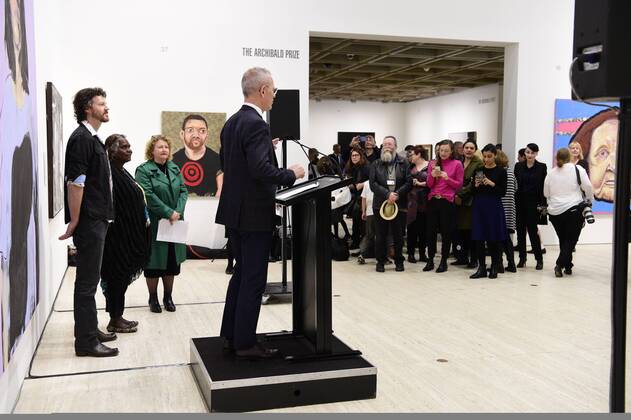 ARCHIBALD PEOPLE?S CHOICE AWARD, Director of the Art Gallery of NSW Michael Brand speaks during the announcement of the 2019 Archibald People s Choice award winner at the Art Gallery of NSW in Sydney, Wednesday, August 14, 2019. David Darcy s portrait of Daisy, Tjuparntarri - Women s Business , has won the 2019 Archibald People s Choice award. ( NO ARCHIVING, EDITORIAL USE ONLY, NO USE IN BOOKS WITHOUT CONSENT SYDNEY NSW AUSTRALIA  Copyright: xBIANCAxDExMARCHIx 20190814001413268561