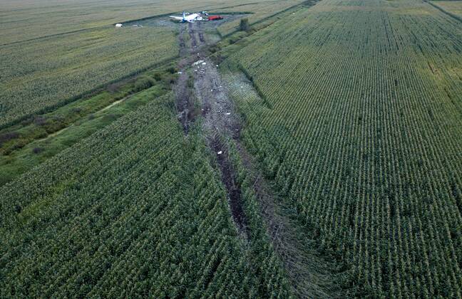 MOSCOW REGION, RUSSIA - AUGUST 16, 2019: An aerial view of the Ural Airlines Airbus A321 plane in a cornfield near Zhukovsky International Airport. The aircraft bound for Simferopol made an emergency landing due to an engine fire on August 15, 2019. Dmitry Golubovich TASS  TS0B6B74