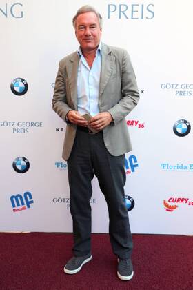 Vergabe GOETZ GEORGE PREIS 2019 Nico Hoffmann am Roten Teppich zur Verleihung vom GOETZ GEORGE PREIS am 19. August 2018 in der Astor Film Lounge. Der dotierte Preis soll an dieses Lebenswerk von Goetz George erinnern. Berlin Charlottenburg Berlin Deutschland