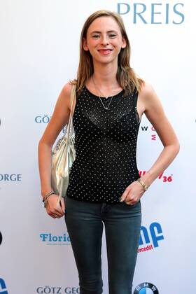 Vergabe GOETZ GEORGE PREIS 2019 Carolyn Genzkow am Roten Teppich zur Verleihung vom GOETZ GEORGE PREIS am 19. August 2018 in der Astor Film Lounge. Der dotierte Preis soll an dieses Lebenswerk von Goetz George erinnern. Berlin Charlottenburg Berlin Deutschland