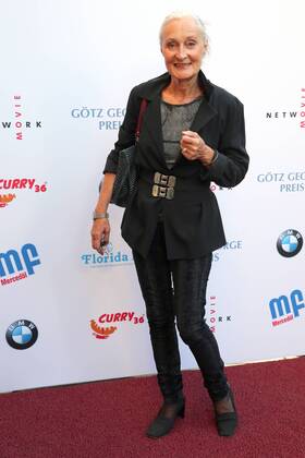 Vergabe GOETZ GEORGE PREIS 2019 Eleonore Weisgerber am Roten Teppich zur Verleihung vom GOETZ GEORGE PREIS am 19. August 2018 in der Astor Film Lounge. Der dotierte Preis soll an dieses Lebenswerk von Goetz George erinnern. Berlin Charlottenburg Berlin Deutschland
