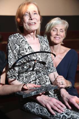 Vergabe GOETZ GEORGE PREIS 2019 Preisträgerin Margit Carstensen mit Marika George auf der Verleihung vom GOETZ GEORGE PREIS am 19. August 2018 in der Astor Film Lounge. Der dotierte Preis soll an dieses Lebenswerk von Goetz George erinnern. Preistraeger*in des GOETZ GEORGE PREISES 2019 ?? am 19. August 2018 in der Astor Film Lounge. Der dotierte Preis soll an dieses Lebenswerk von Goetz George erinnern. Berlin Charlottenburg Berlin Deutschland
