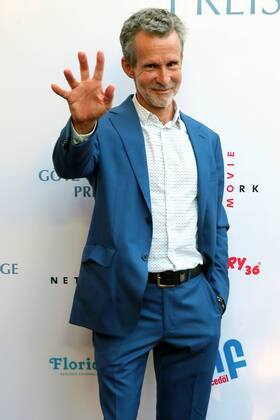Vergabe GOETZ GEORGE PREIS 2019 Ulrich Matthes am Roten Teppich zur Verleihung vom GOETZ GEORGE PREIS am 19. August 2018 in der Astor Film Lounge. Der dotierte Preis soll an dieses Lebenswerk von Goetz George erinnern. Berlin Charlottenburg Berlin Deutschland