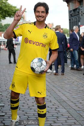 Hamburg, der 19.08.2019 Matze Matthias Knop der Comedian als Mats Hummels verkleidet auf dem Weg zur Verleihung des Sport Bild Awards 2019 in Hamburg. Die feierliche Gala fand im der Fischauktionshalle statt. Prominente Gäste beim Sportbild Award 2019 in Hamburg, Hamburg-St. Pauli Hamburg Deutschland