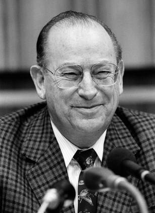 Bundesinnenminister Friedrich ZIMMERMANN , CSU , Dezember 1988 Friedrich ZIMMERMANN , CSU , Minister of the Interior of Germany , December 1988