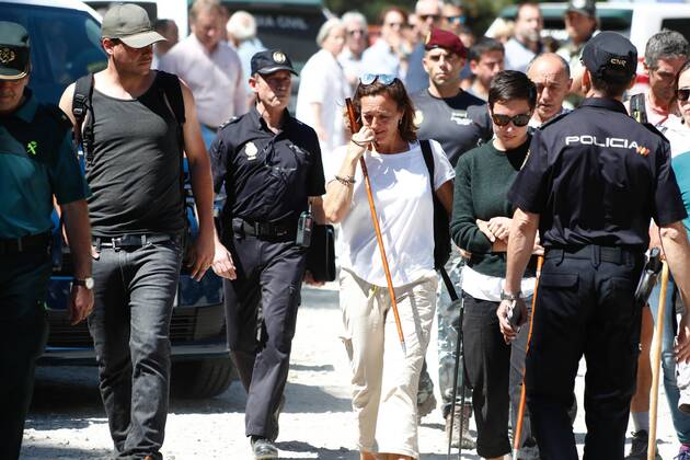 Bilder des Jahres 2019, Entertainment 09 September Entertainment Themen der Woche KW36 Entertainment Bilder des Tages September 4, 2019, Ceredilla, MADRID, SPAIN: The sister of Blanca Fernandez Ochoa, Dolores Fernandez Ochoa near the Hotel Cirilo in Cercedilla, which acts as the base of the search engine of the olympic skier and medalist Blanca Fernandez de Ochoa, who has been found dead in the mountain range of Madrid on September 04, 2019 in Madrid, Spain. Ceredilla SPAIN - ZUMAa181 20190904_zaa_a181_052 Copyright: xAFP7x