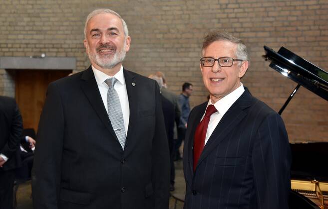 Die Preisträger Der Biochemiker Prof. Dr. Adrian Krainer , l-r, und der Neurologe Richard Finkel vor der Verleihung des K.J Zülch Preis am 12. 09.2019 in Köln - Der K-J. Zülch-Preis der Gertrud-Reemtsma- Stiftung wird seit 1990 für herausragende Leistungen in der neurologischen Grundlagenforschung vergeben die beiden für die Entwicklung und Erprobung eines Medikaments bei Spinaler Muskelatrophie.