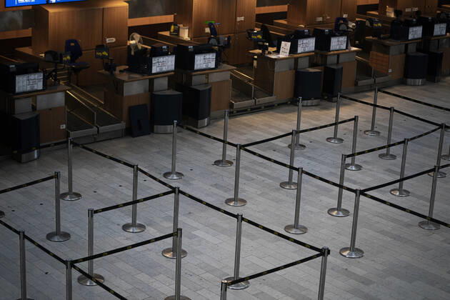 Bilder des Jahres 2019, News 09 September Insolvenz von Thomas Cook - Leere Schalter am Flughafen in Kopenhagen Thomas Cook airlines konkurs - Thomas Cook har her til morgen lukket deres skranker og pillet deres skilte ned i Koebenhavns Lufthavn (CPH) 23. september 2019.. , Denmark Copyright: MartinxSylvestx COP106 spdk20190923-095059-L