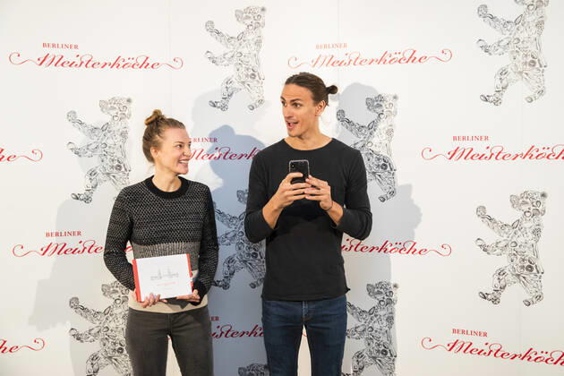 Jasmin Martin (L) und David Johannes Suchy (R) von Berliner Szenerestaurant 2019 Frea bei der Ankuendigung der Berliner Meisterkoeche 2019 in Berlin am 24. September 2019. Berliner Meisterkoeche 2019