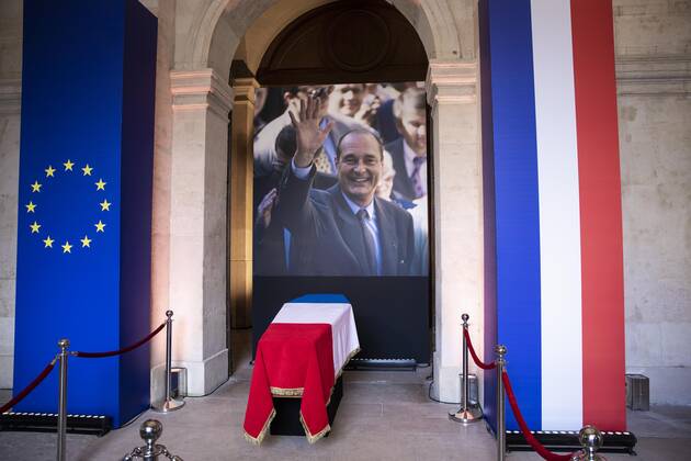 Bilder des Jahres 2019, News 09 September News Themen der Woche KW39 News Bilder des Tages Paris, France, September 29th, 2019 - Popular Tribute to French President Jacques Chirac at Invalides.  Copyright: xAlexisxSciardx