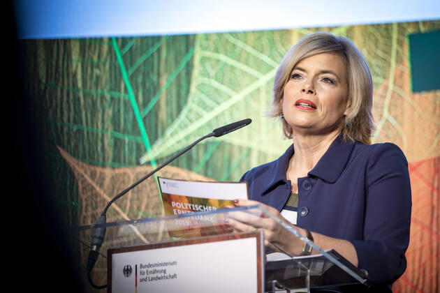 Bundeslandwirtschaftsministerin Julia Kloeckner, CDU, aufgenommen waehrend ihrer Rede zum Politischen Erntedank und der Verleihung der Professor-Niklas-Medaille im Bundesministerium fuer Ernaehrung und Landwirtschaft. Berlin, 15.10.2019. Berlin Germany