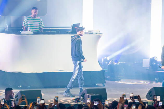 Rüsselsheimer Rapper MERO zieht Jugendliche in die Ludwigsburger MHP-Arena - Impressionen vom Konzert Rapper MERO zieht Jugendliche in die Ludwigsburger MHP-Arena - Impressionen vom Konzert, 71636 Ludwigsburg, Deutschland Copyright: 7aktuellx xNilsxReeh
