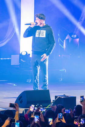Rüsselsheimer Rapper MERO zieht Jugendliche in die Ludwigsburger MHP-Arena - Impressionen vom Konzert Rapper MERO zieht Jugendliche in die Ludwigsburger MHP-Arena - Impressionen vom Konzert, 71636 Ludwigsburg, Deutschland Copyright: 7aktuellx xNilsxReeh