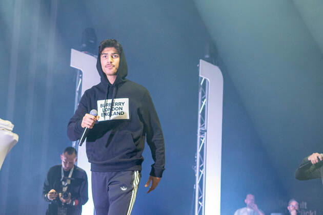 Rüsselsheimer Rapper MERO zieht Jugendliche in die Ludwigsburger MHP-Arena - Impressionen vom Konzert Rapper MERO zieht Jugendliche in die Ludwigsburger MHP-Arena - Impressionen vom Konzert, 71636 Ludwigsburg, Deutschland Copyright: 7aktuellx xNilsxReeh