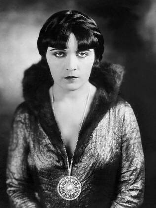 Pola Negri Actress 01 May 1932  Copyright: MaryxEvansxAFxArchive 12046620 editorial use only  