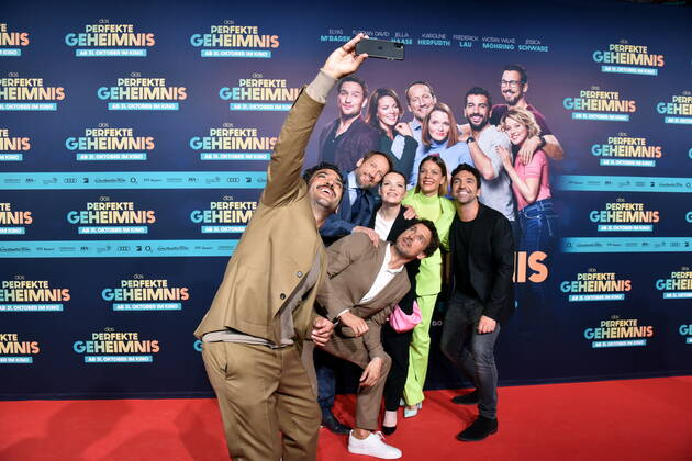 Bilder des Jahres 2019, Entertainment 10 Oktober Entertainment Bilder des Tages Wotan Wilke Möhring, Elyas M Barek, Jessica Schwarz, Karoline Herfurth, Regisseur Bora Dagtekin und Florian David Fitz kommt zum Premiere des Films Das Perfekte Geheimnis in dem Kölner Cinedom am 23.10.2019 in Köln.