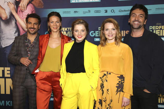 Entertainment Themen der Woche KW44 Bilder des Jahres 2019, Entertainment 10 Oktober Entertainment Bilder des Tages Elyas M Barek, Jessica Schwarz, Jella Haase, Karoline Herfurth und Bora Dagtekin beim Special Screening des Kinofilms Das perfekte Geheimnis in der Astor Film Lounge Hafen City. Hamburg, 29.10.2019