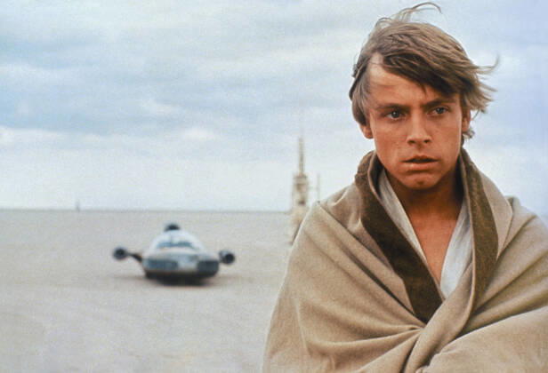 Mark Hamill Characters: Luke Skywalker Film: Star Wars; Star Wars: Episode Iv - A New Hope (USA 1977) Neuer Titel Auch: Star Wars: Episode Iv û Eine Neue Hoffnung Director: George Lucas 25 May 1977 Krieg der Sterne (Star Wars, USA 1977, Regie: George Lucas) Mark Hamill ------- WICHTIG: Nutzung nur redaktionell mit Filmtitelnennung bzw. Berichterstattung ??ber diesen Film. Buch- und Kalendernutzungen nur nach Absprache. --- IMPORTANT: To be used solely for editorial coverage of this specific motion picture tv programme Foto: Lucasfilm Cinetext Copyright: LucasfilmxAFxArchivexMaryxEvans 12448944 editorial use only