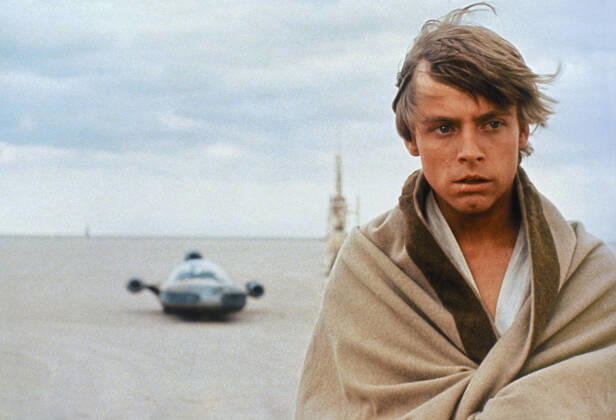 Mark Hamill Characters: Luke Skywalker Film: Star Wars; Star Wars: Episode Iv - A New Hope (USA 1977) Neuer Titel Auch: Star Wars: Episode Iv û Eine Neue Hoffnung Director: George Lucas 25 May 1977 Krieg der Sterne (Star Wars, USA 1977, Regie: George Lucas) Mark Hamill ------- WICHTIG: Nutzung nur redaktionell mit Filmtitelnennung bzw. Berichterstattung ??ber diesen Film. Buch- und Kalendernutzungen nur nach Absprache. --- IMPORTANT: To be used solely for editorial coverage of this specific motion picture tv programme Foto: Lucasfilm Cinetext Copyright: LucasfilmxAFxArchivexMaryxEvans 12453486 editorial use only