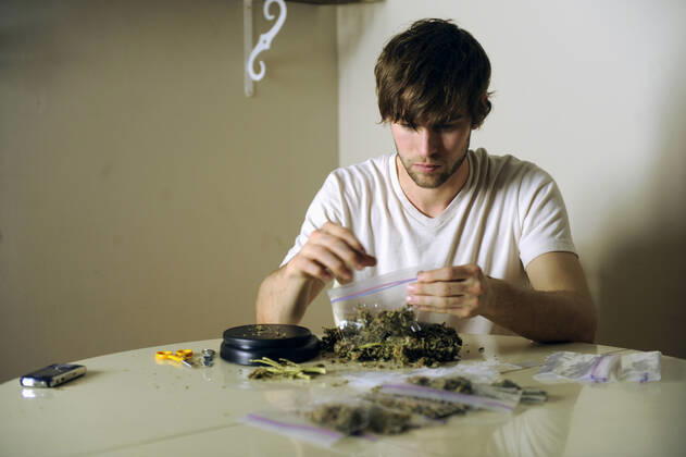 Chace Crawford Characters: White Mike Film: Twelve (2010) Director: Joel Schumacher 29 January 2010 Twelve Unit Photography Copyright: MaryxEvansxAFxArchivexGaumont 12686357 editorial use only