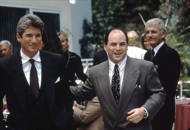Richard Gere & Jason Alexander Characters: Edward Lewis, Philip Stuckey Film: Pretty Woman (USA 1990) Director: Garry Marshall 23 March 1990 Copyright: MaryxEvansxAFxArchivexTouchstonexPictures 12550891 editorial use only