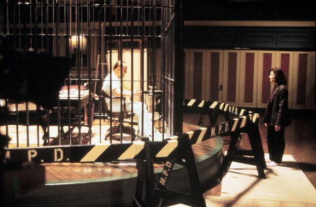 Anthony Hopkins & Jodie Foster Characters: Dr. Hannibal Lecter & Clarice Starling Film: The Silence Of The Lambs (USA 1991) Director: Jonathan Demme 30 January 1991 Copyright: MaryxEvansxAFxArchivexOrionxPictures 12553603 editorial use only