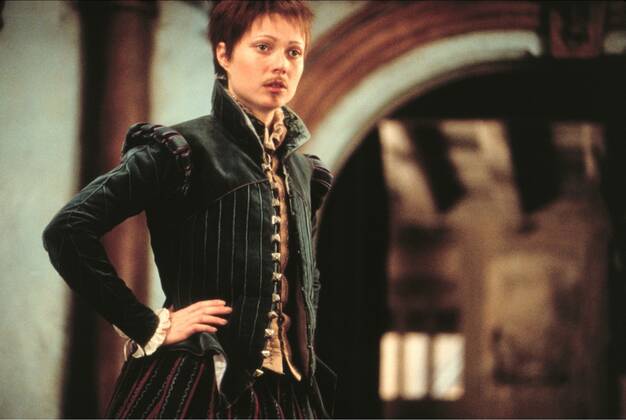 Gwyneth Paltrow Characters: Viola De Lesseps Film: Shakespeare In Love (USA 1998) Director: John Madden 03 December 1998 Shakespeare in Love (USA 1998), Gwyneth Paltrow als Romeo Copyright: MaryxEvansxAFxArchivexUniversal 12560529 editorial use only