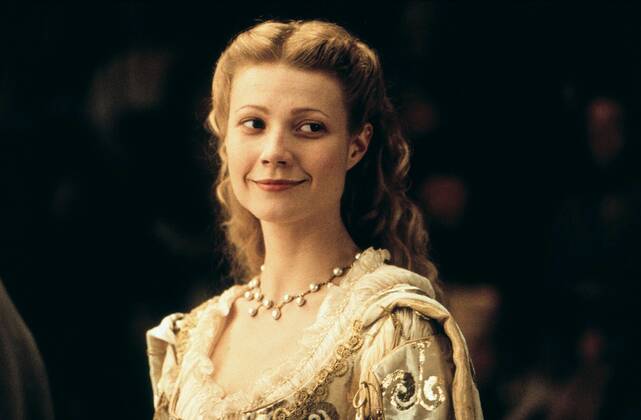 Gwyneth Paltrow Characters: Viola De Lesseps Film: Shakespeare In Love (USA 1998) Director: John Madden 03 December 1998 Copyright: MaryxEvansxAFxArchivexUniversal 12560541 editorial use only