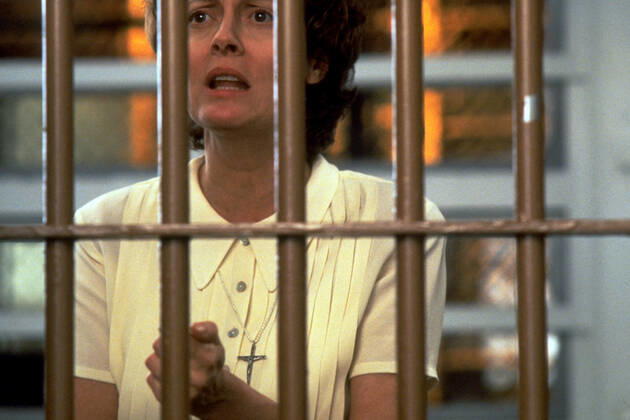 Susan Sarandon Characters: Sister Helen Prejean Film: Dead Man Walking (USA UK 1995) Director: Tim Robbins 29 December 1995 SCANTIME: 3 9 99 MODTIME: 3 9 99 MEDIATYPE: 052 55 SPD 0000 SCANNERVENDOR: KODAK 4220 SCANNERPRODID: FilmScanner 2000 SCANNERFIRMREV: 4.17 SCANNERSERIAL: 383 PIW: Eastman Kodak PHOTOFINISHER: seven Copyright: MaryxEvansxAFxArchivexWorkingxTitle 12574951 editorial use only