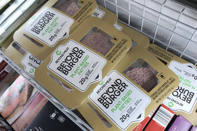 Beyond Meat Burger in einem Tiefkuehlregal in einem ALDI Discounter,Supermarkt. Vegam,veganer Burger,vegane Ernaehrung,Lebensmittel