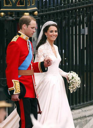 Prince William & Princess Catherine, Duke and Duchess of Cambridge, leaving Westminster Abbey, London, after their wedding. Copyright: MaryxEvansxAllstarxKurtxKreiger 12024895