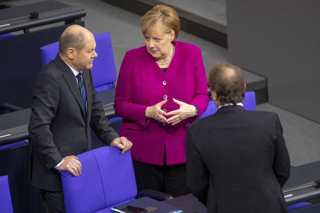 Bilder des Jahres 2019, News 11 November News Themen der Woche KW48 News Bilder des Tages Deutschland, Berlin, Bundestag, 129. Sitzung, Haushaltsgesetz 2020, Finanzminister Olaf Scholz SPD, Bundeskanzlerin Angela Merkel CDU, Alexander Dobrindt, 26.11.2019