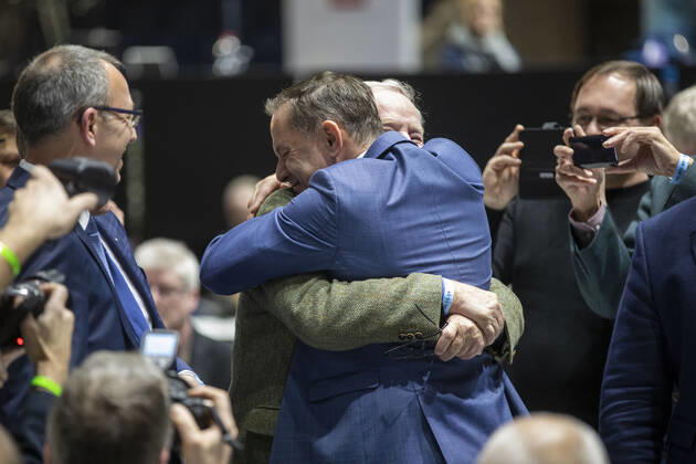 Bilder des Jahres 2019, News 11 November News Themen der Woche KW48 News Bilder des Tages Deutschland, Braunschweig, 10. Bundesparteitag der AfD, Alexander Gauland und Tino Chrupalla nach seiner Wahl zum Sprecher, 30.12.2019