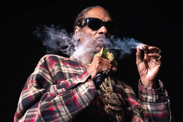 December 2, 2019, San Francisco, CA, USA: SAN FRANCISCO, CALIFORNIA - DECEMBER 03: SNOOP DOGG performs live onstage during the I Wanna Thank Me Tour at the Fillmore Auditorium on December 3, 2019 in San Francisco, California. Photo: Chris Tuite imageSPACE San Francisco USA - ZUMAs181 20191202_zea_s181_034 Copyright: xImagespacex