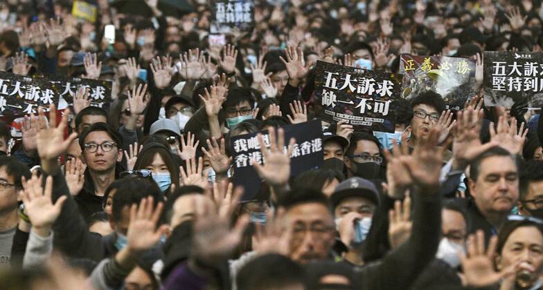Bilder des Jahres 2019, News 12 Dezember Proteste in Hongkong Hong Kong protest People take part in an anti-government march in Hong Kong on Dec. 8, 2019. 