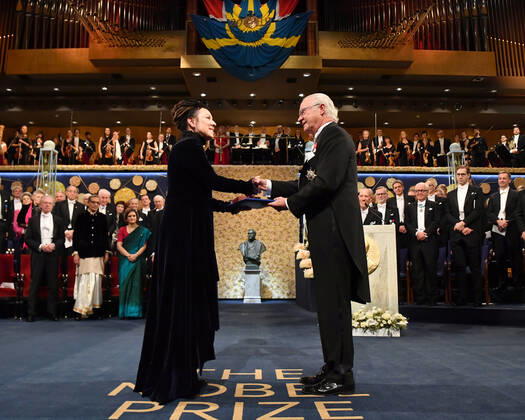 Polish author Olga Tokarczuk, left, receives the 2018 Nobel prize from King Carl Gustaf of Sweden, during the Nobel Prize award ceremony, at the Stockholm Concert Hall, in Stockholm, Monday, Dec 10, 2019 STOCKHOLM SWEDEN x10030x,  Copyright: xJonasxEkstromer TTx SWEDEN NOBEL