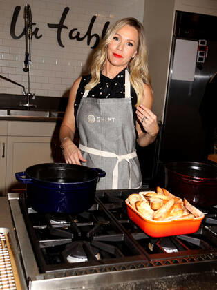 December 10, 2019, New York, New York, USA: Actress JENNIE GARTH from Beverly Hills 90210 at the partnership launch of Shipt, a grocery delivery service and kitchenware retailer Sur La Table. New York USA - ZUMAk03_ 20191210_zaf_k03_112 Copyright: xNancyxKaszermanx