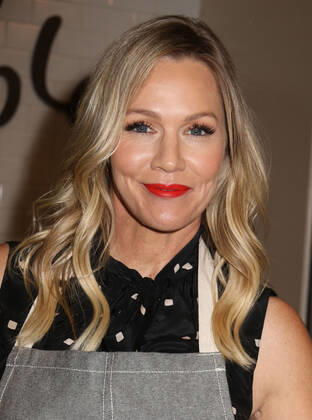 December 10, 2019, New York, New York, USA: Actress JENNIE GARTH from Beverly Hills 90210 at the partnership launch of Shipt, a grocery delivery service and kitchenware retailer Sur La Table. New York USA - ZUMAk03_ 20191210_zaf_k03_118 Copyright: xNancyxKaszermanx