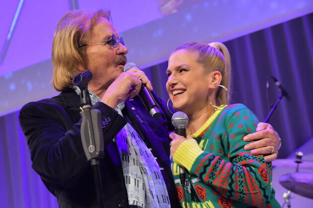 25 Jahre Frank Zander Weihnachtsfest FRank Zander, Jeanette Biedermann 25 Jahre Frank Zander Obdachlosen-Weihnachtsfeier fuer Obdachlose im Estrel Hotel in Berlin am 20.12.2019