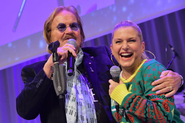 25 Jahre Frank Zander Weihnachtsfest FRank Zander, Jeanette Biedermann 25 Jahre Frank Zander Obdachlosen-Weihnachtsfeier fuer Obdachlose im Estrel Hotel in Berlin am 20.12.2019